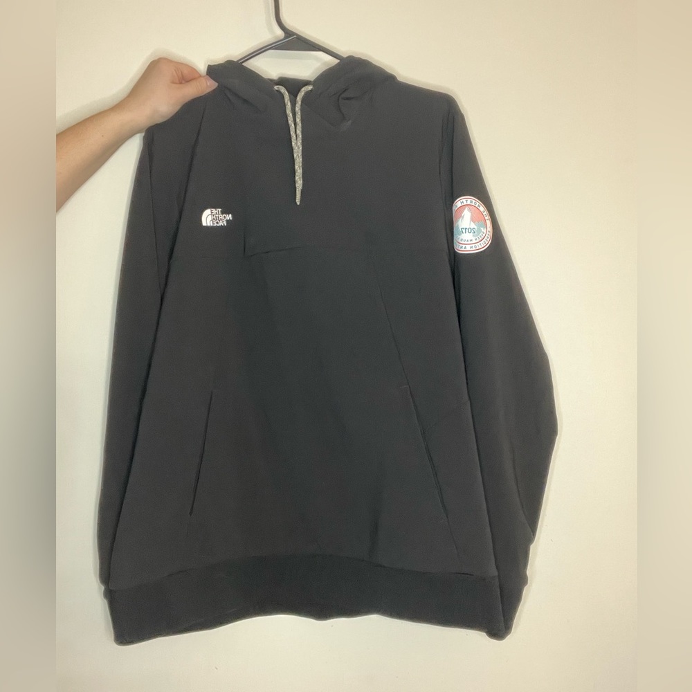 Black north face windbreaker